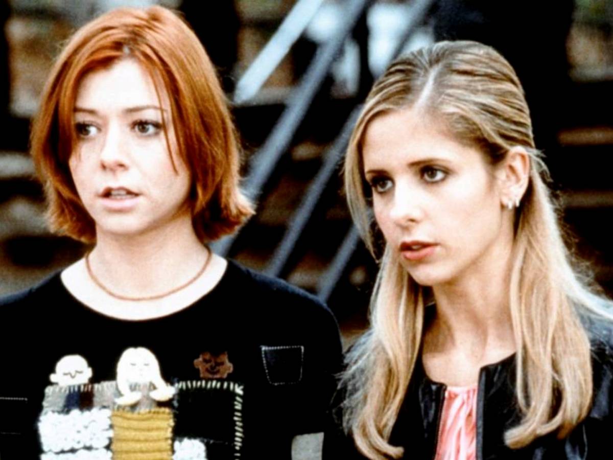 buffy in un video sarah michelle gellar allena la nuova cacciatrice