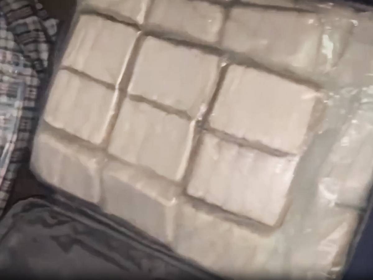 Droga nascosta tra i copertoni: sequestrati a Milano quasi 150 kg di hashish Droga nascosta tra i copertoni: sequestrati a Milano quasi 150 kg di hashish