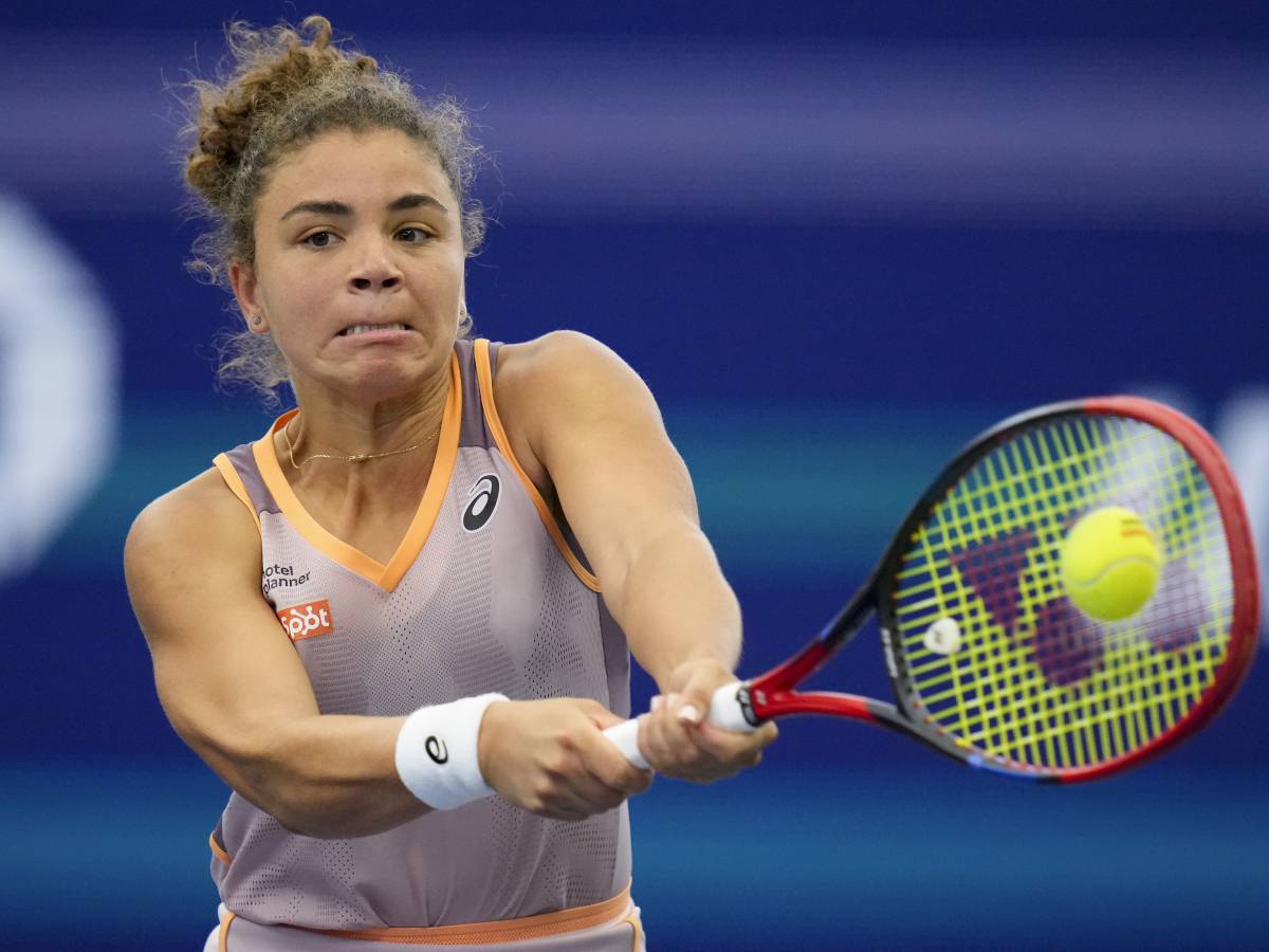 sinner e l aiuto inaspettato a jasmine paolini in campo devi fare questo