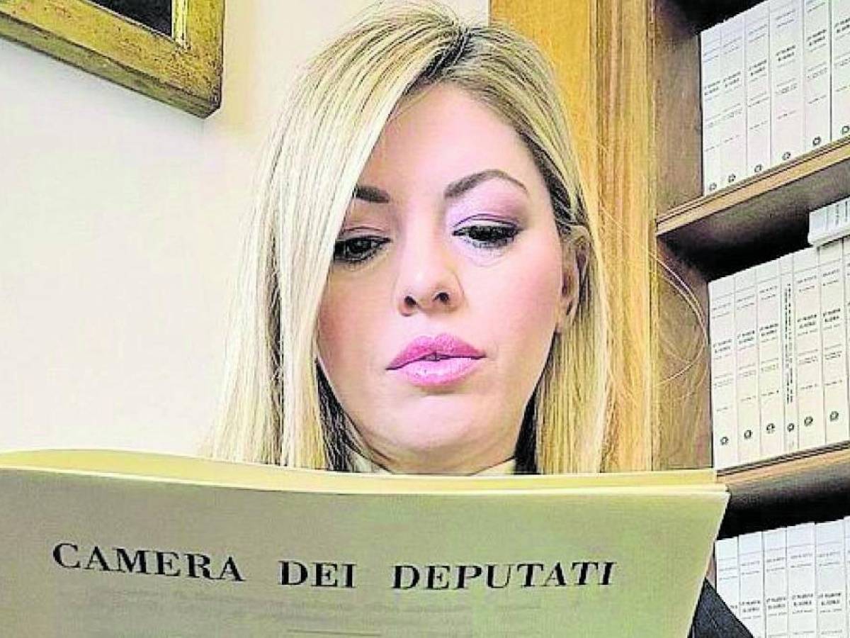 "Boccia poco più di una hostess. Ha provato ad agganciare molti parlamentari". La rivelazione della deputata