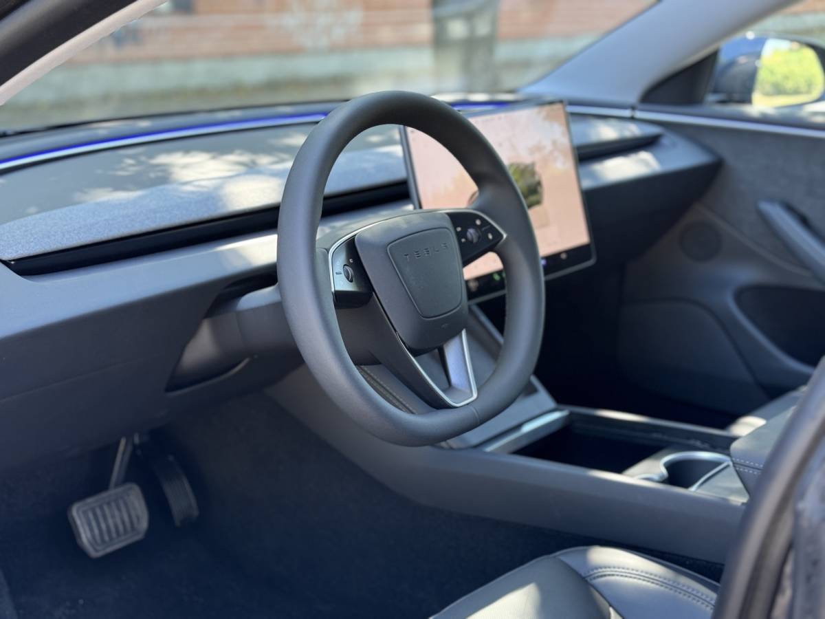 Tesla Model 3 Long Range 2024: guarda la gallery del modello con più autonomia 17