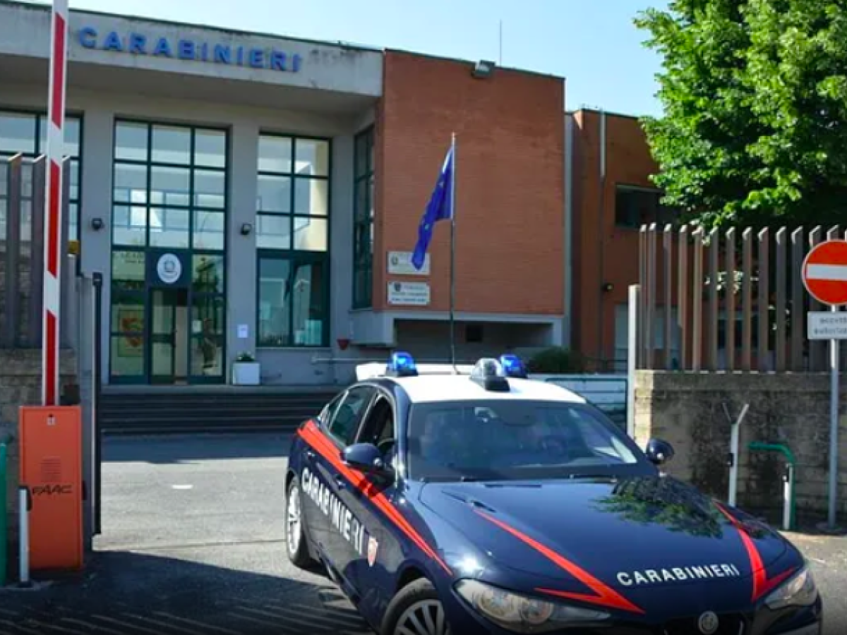 "È morta, io sto bene". Uccide la nonna a forbiciate e chiama i carabinieri