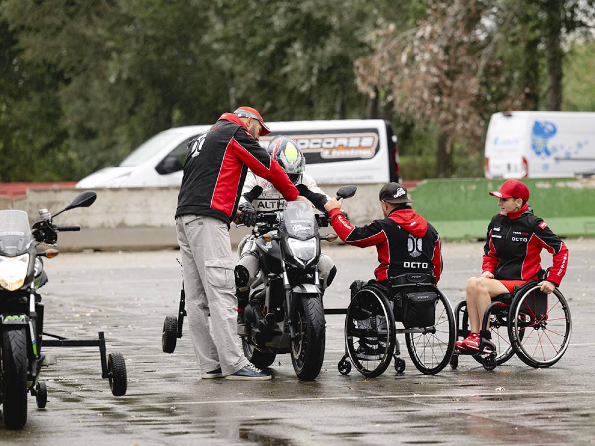 BMW Group Italia con i Diversamente Disabili per un corso di guida emozionante 