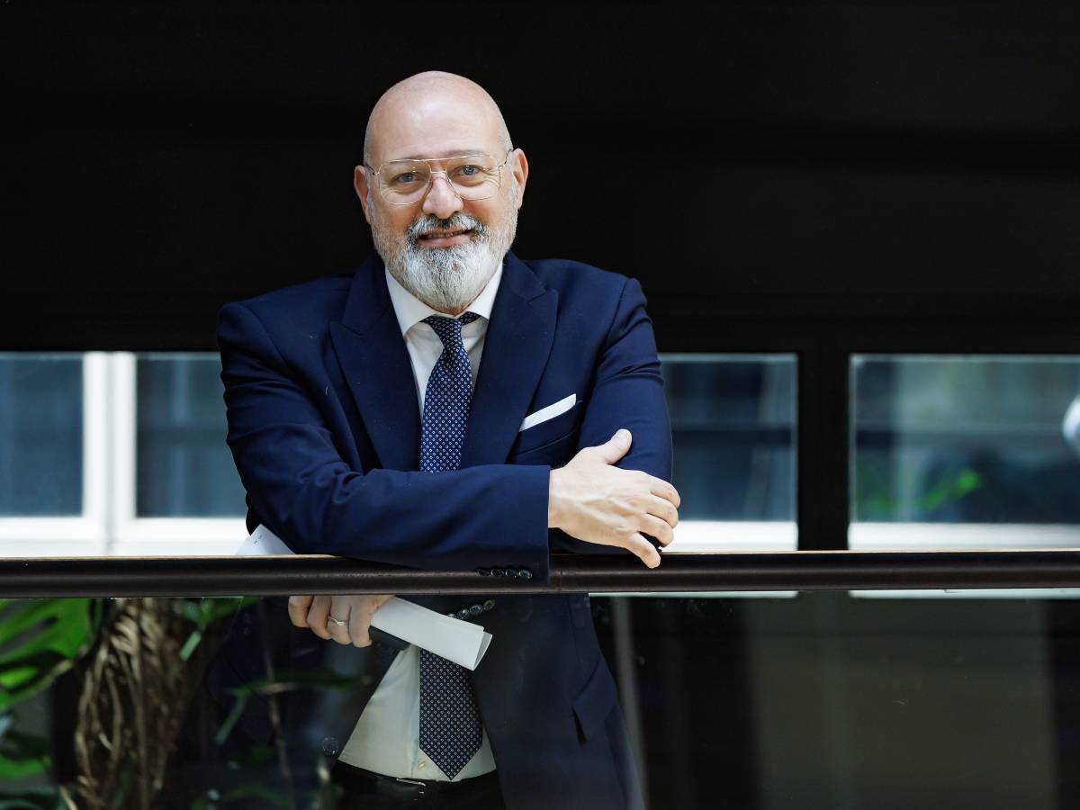 "Non ne trovo uno...". Spunta il post al veleno di Bonaccini: bufera nel Pd "Non ne trovo uno...". Spunta il post al veleno di Bonaccini: bufera nel Pd