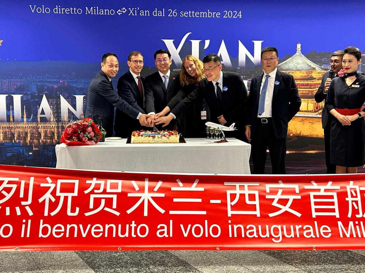 Malpensa. inaugurazione volo per Xi'An