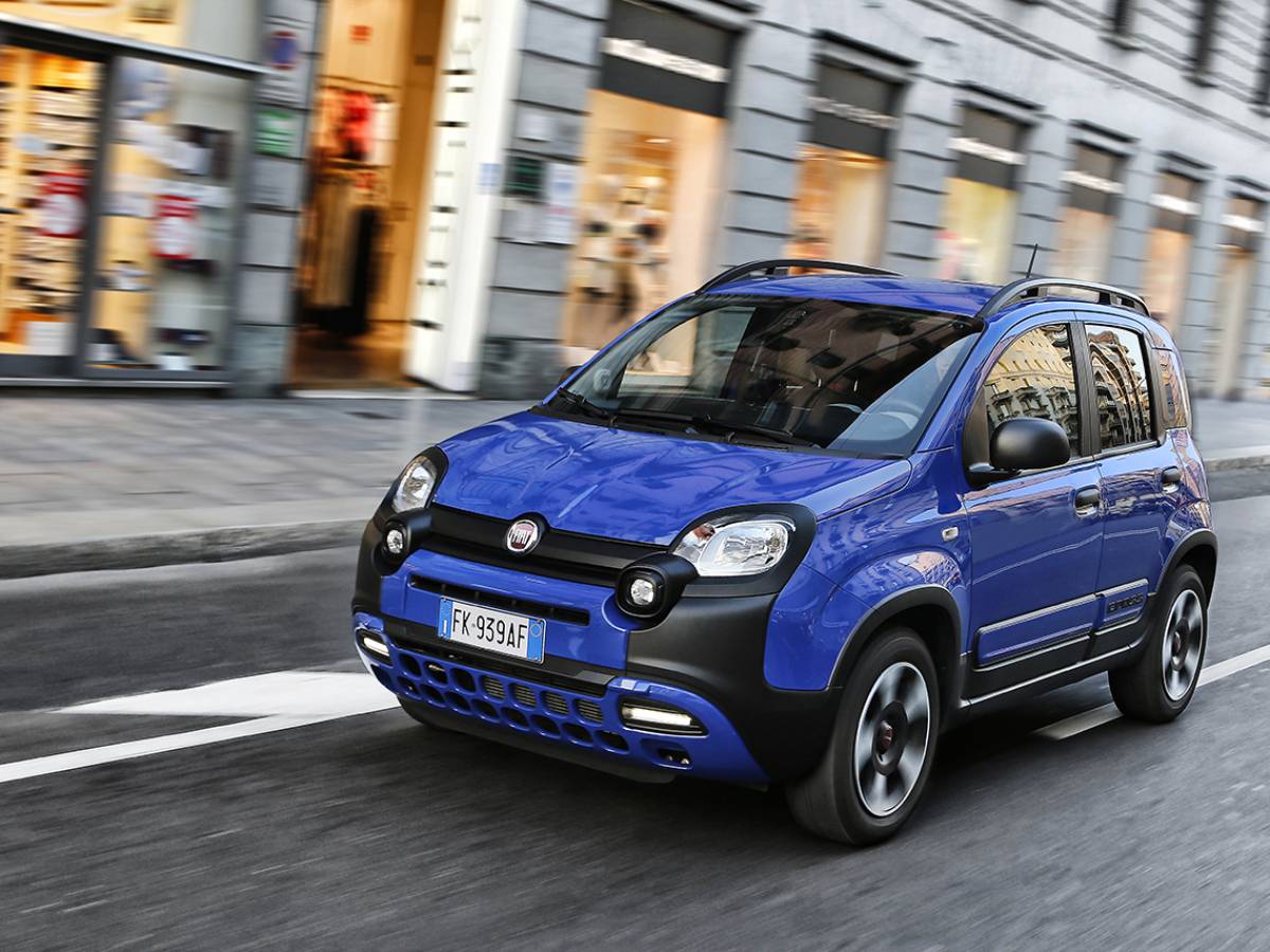 Fiat Panda è ancora la più venduta a settembre, Dacia Sandero insegue