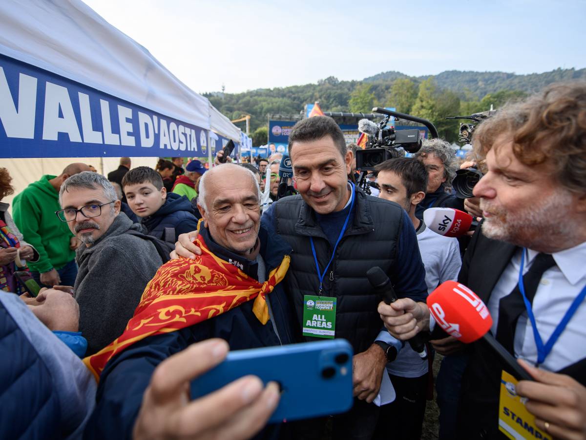 Pontida, Giorgetti: "So chi può fare sacrifici". Vannacci: "La Lega non è un pullmino“