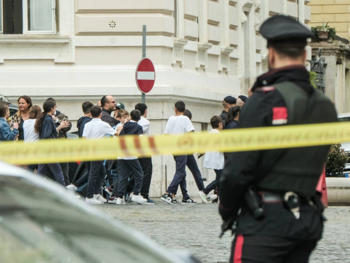 Paura attentati, blindata la cerimonia nella sinagoga di Roma. Presente Meloni