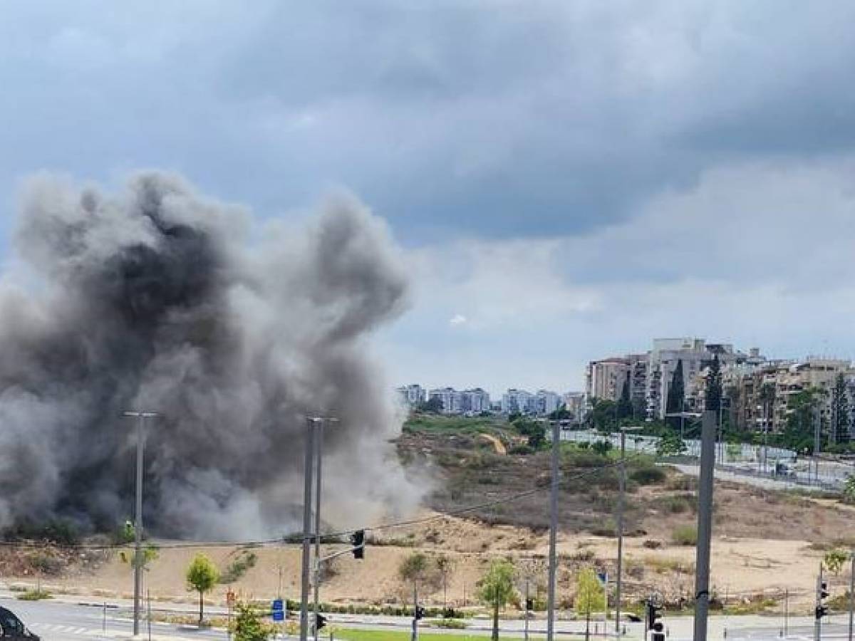 Razzi dal Libano, missili Houthi e minaccia di Hamas: Il 7 ottobre "caldo" di Israele