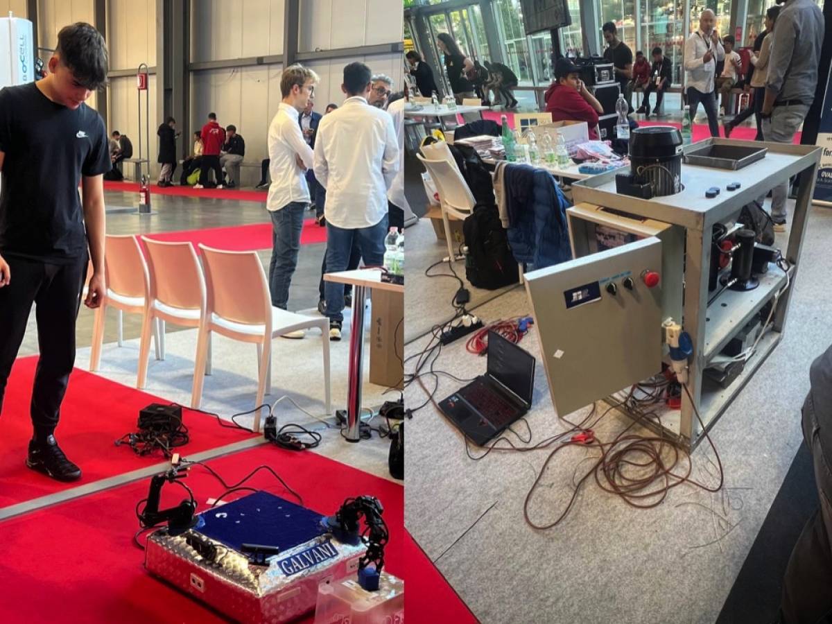 Robotganes-finslisti contest al BiMu Fiera Milano