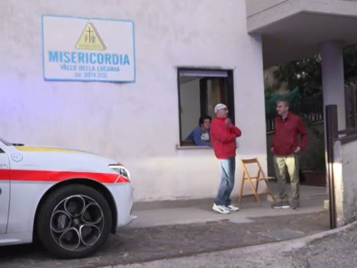 "Vivi per miracolo". Infermieri del 118 presi a martellate nel Salernitano