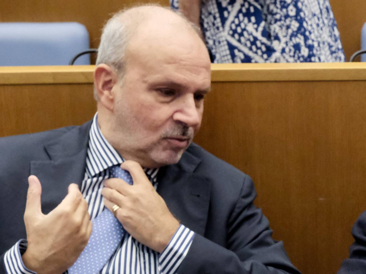 Schillaci revoca le nomine del Gruppo vaccini