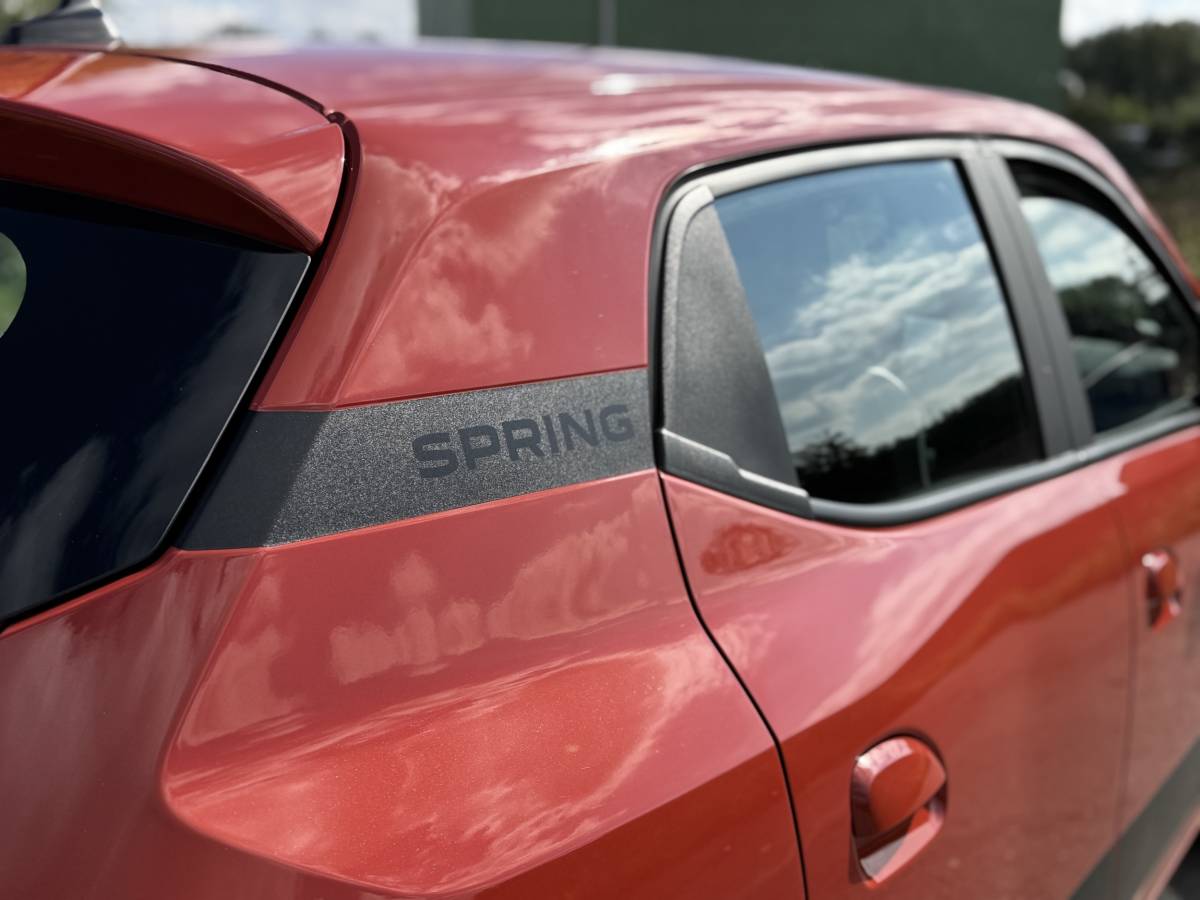 Nuova Dacia Spring: guarda la gallery dell'elettrica da città super compatta 10