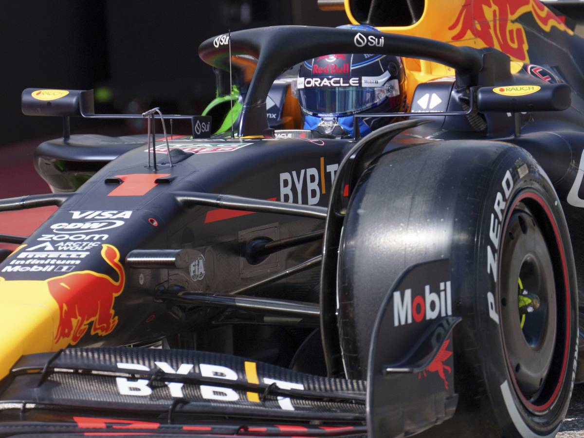 F1, Verstappen domina la sprint race, Sainz secondo la spunta nella battaglia tra le Ferrari