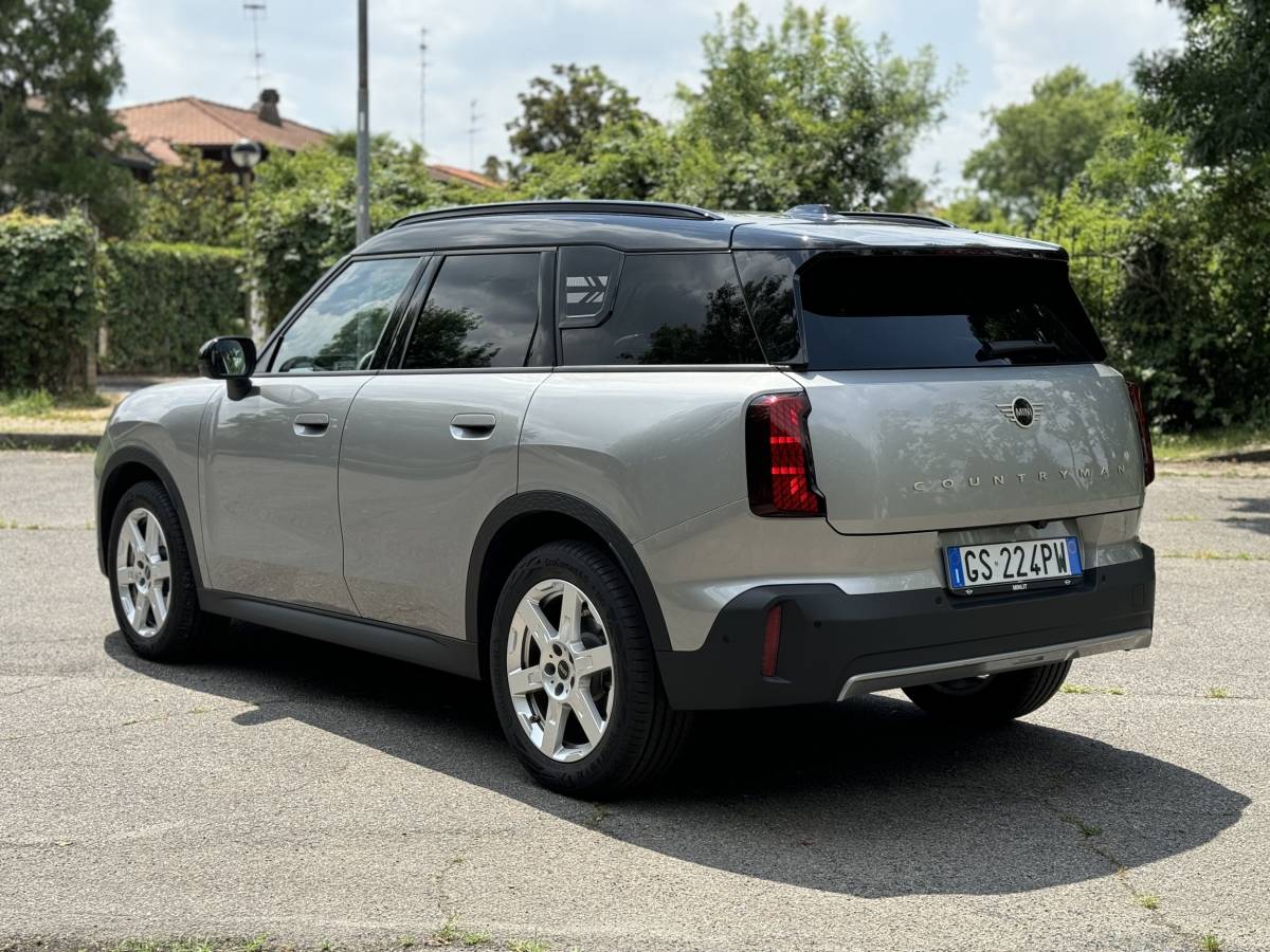 MINI Countryman 2024: guarda la gallery del crossover mild-hybrid premium 9