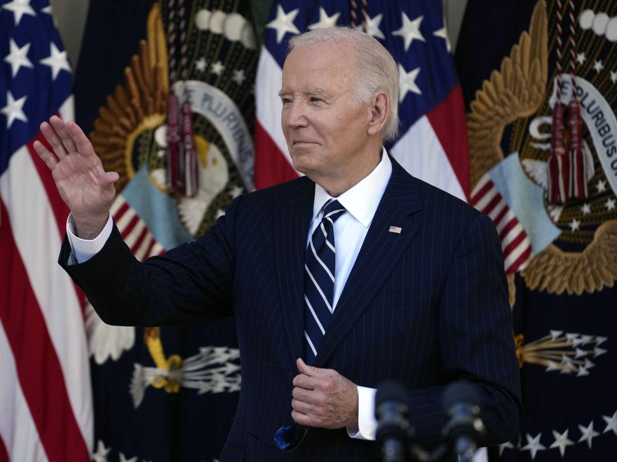 "Presto nuove sanzioni contro la Russia". Così Biden prepara l