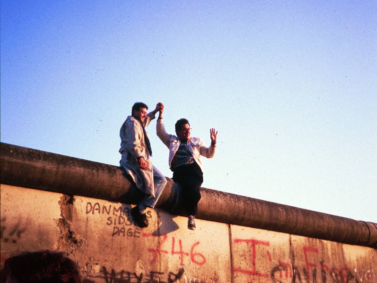 il muro caduto e quello che resta da Ilgiornale.it il muro caduto e quello che resta