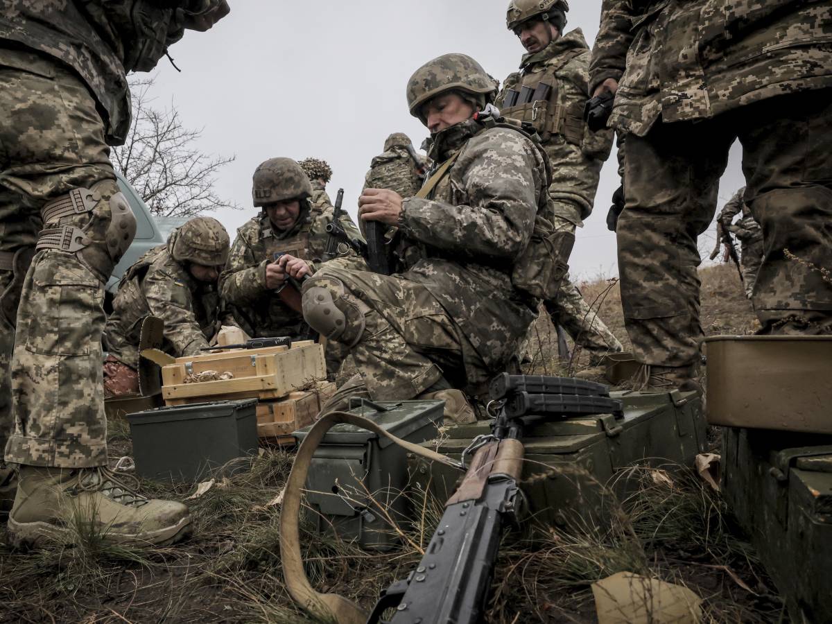 "Truppe europee in Ucraina": il piano di Francia e Regno Unito