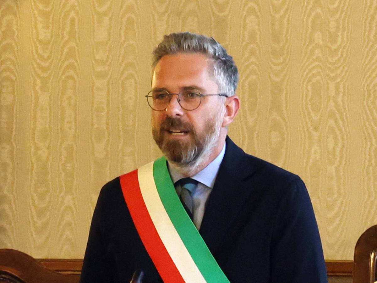 I pro pal devastano Bologna, ma il sindaco Lepore attacca il Viminale I pro pal devastano Bologna, ma il sindaco Lepore attacca il Viminale