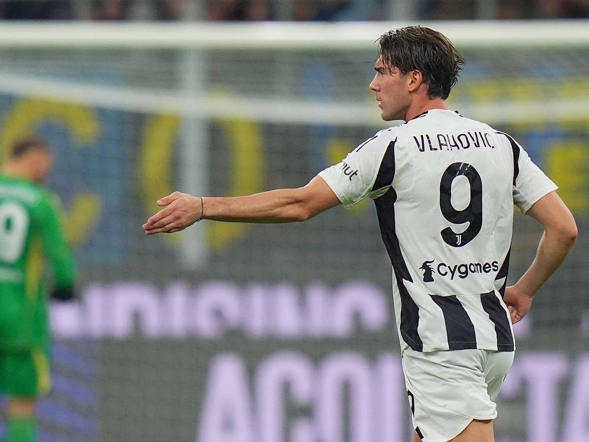 Comolli alza la voce nel caos Juventus. Vlahovic in vendita solo per 20 milioni