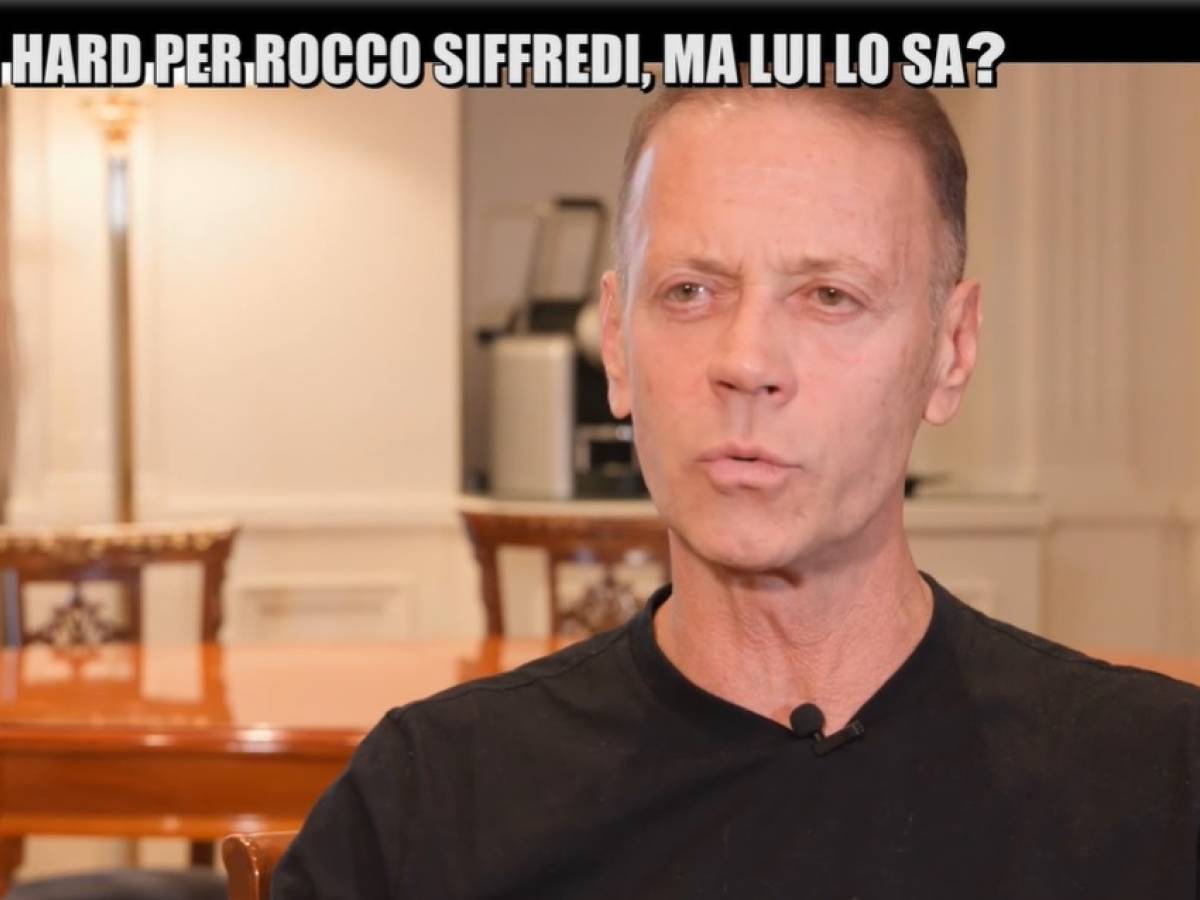 Si spaccia per Rocco Siffredi e propone provini hard. La denuncia del pornoattore e l