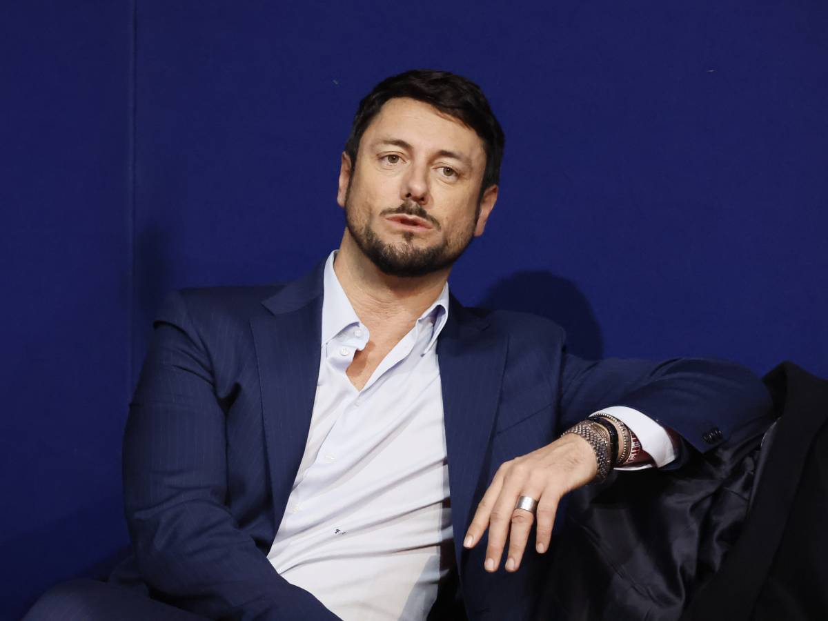 l auto di giambruno sotto casa della meloni controllata dai servizi segreti