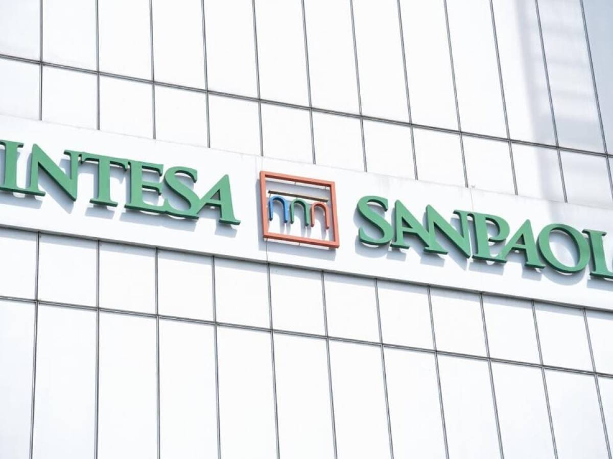 Intesa Sanpaolo ko su app e home banking: impossibile accedere a stipendi e pensioni