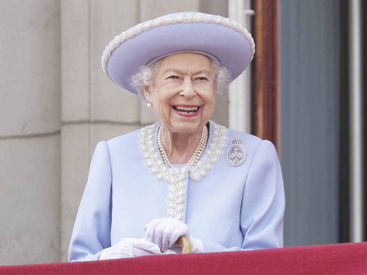 meghan e le tensioni con elisabetta ii ecco cosa disse la regina al funerale di filippo