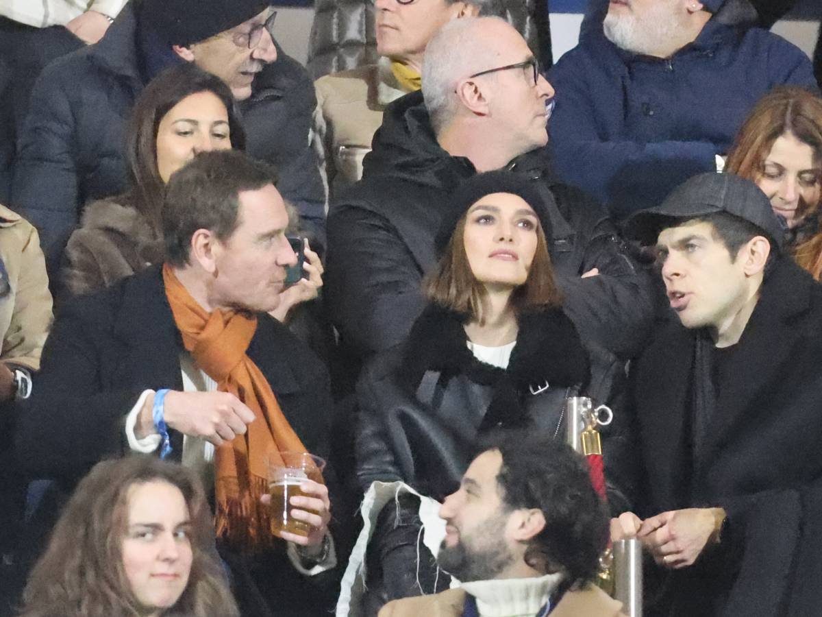 Bella gente allo stadio Sinigaglia sul lago di Como