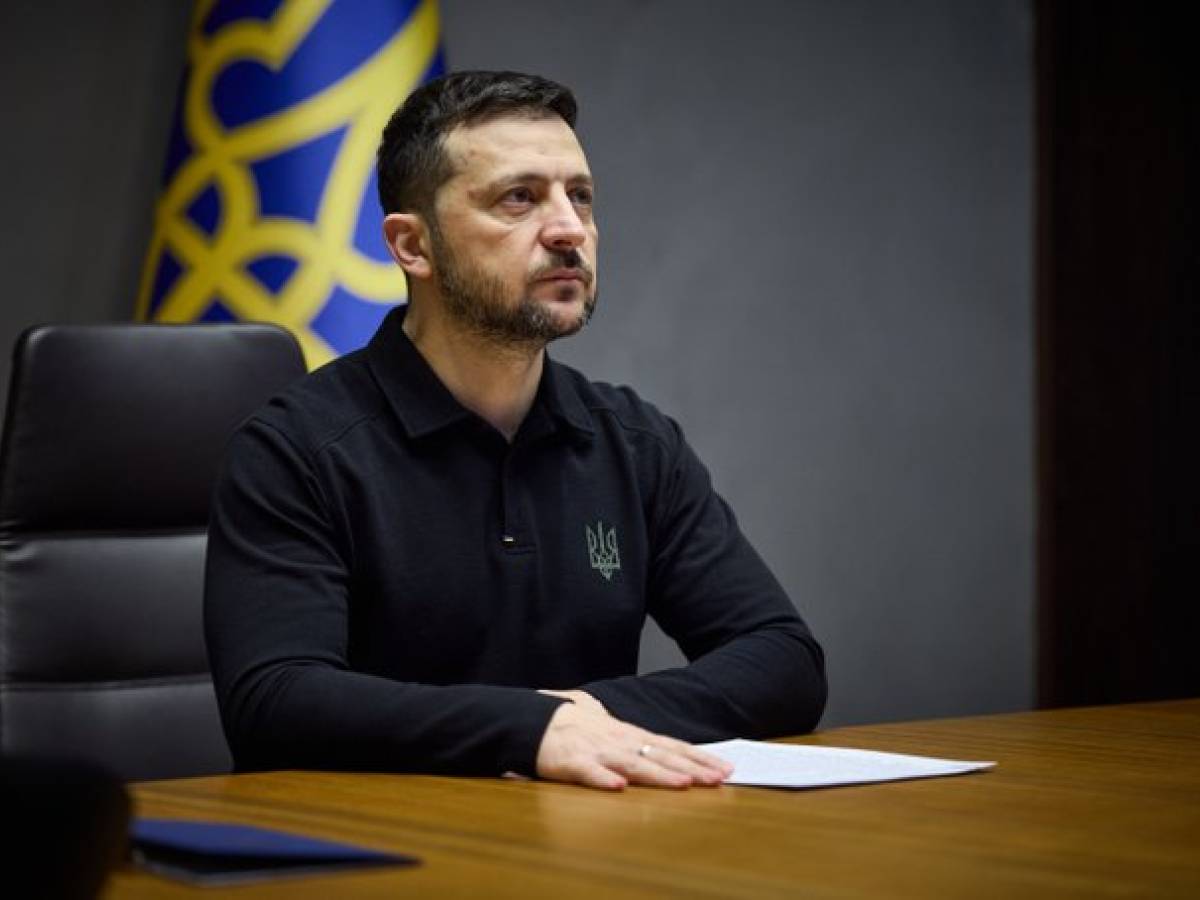 "Non abbiamo forze per recuperare Donbass e Crimea": la dura ammissione di Zelensky