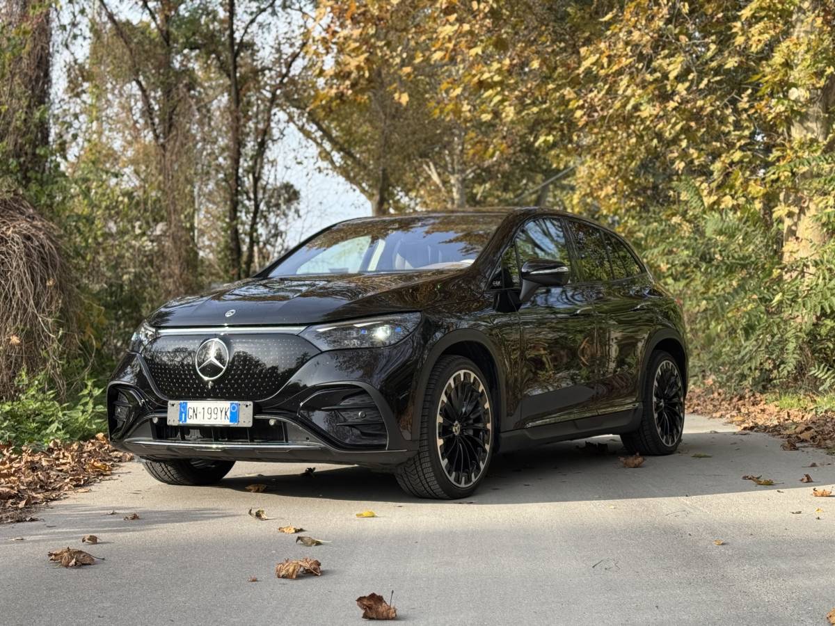 Scopri la Mercedes EQE SUV: Lusso e Tecnologia Elettrica con Autonomia fino a 607 km