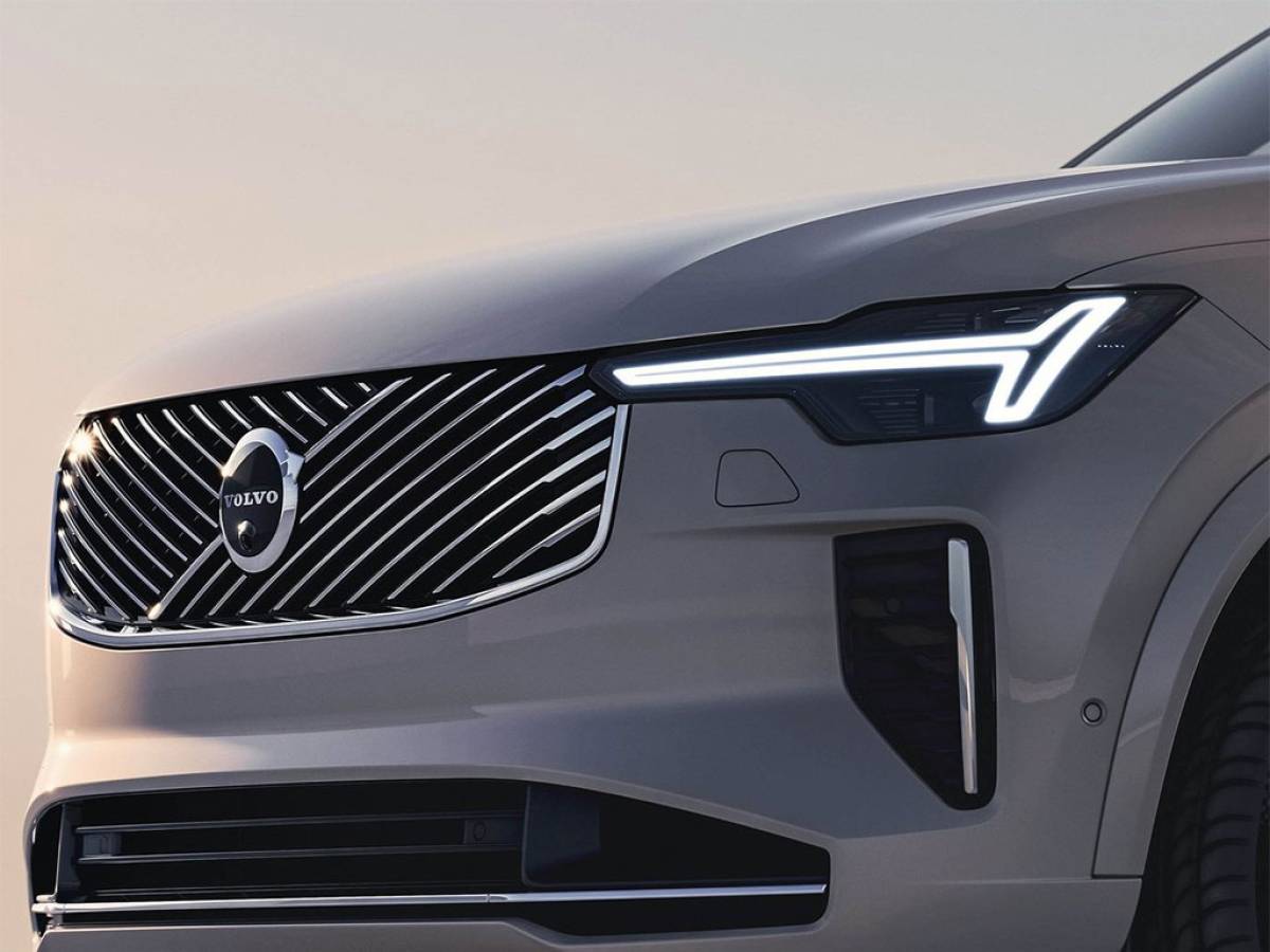 Volvo ES90: il futuro incerto delle auto elettriche di lusso