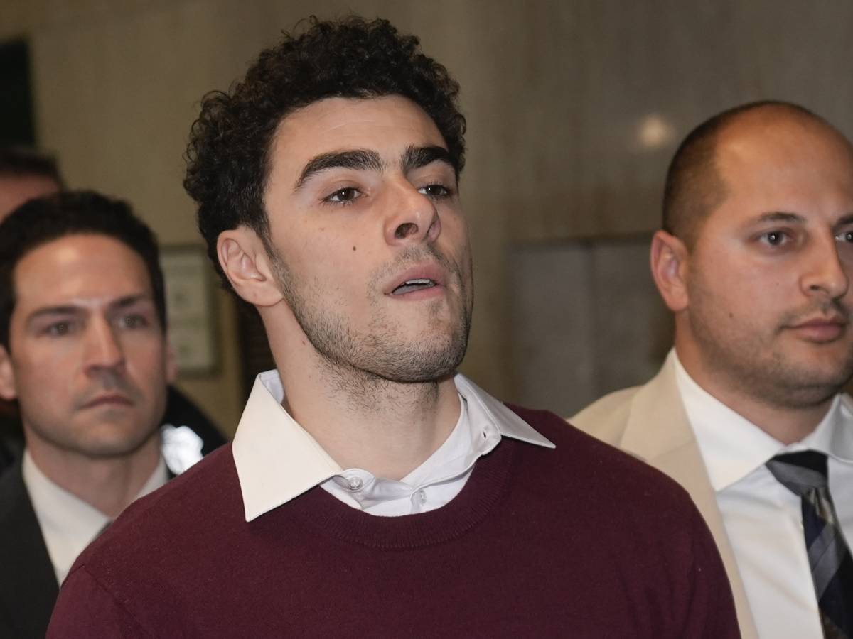 no alla pena di morte per mangione l assassino manager del colosso sanitario usa da Ilgiornale.it no alla pena di morte per mangione l assassino manager del colosso sanitario usa