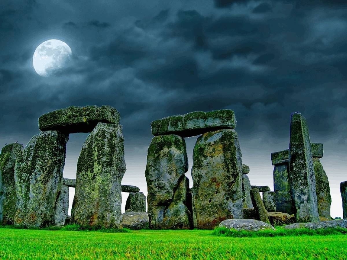 Il mistero di Stonehenge, cosa ci rivelerà la Luna piena di gennaio