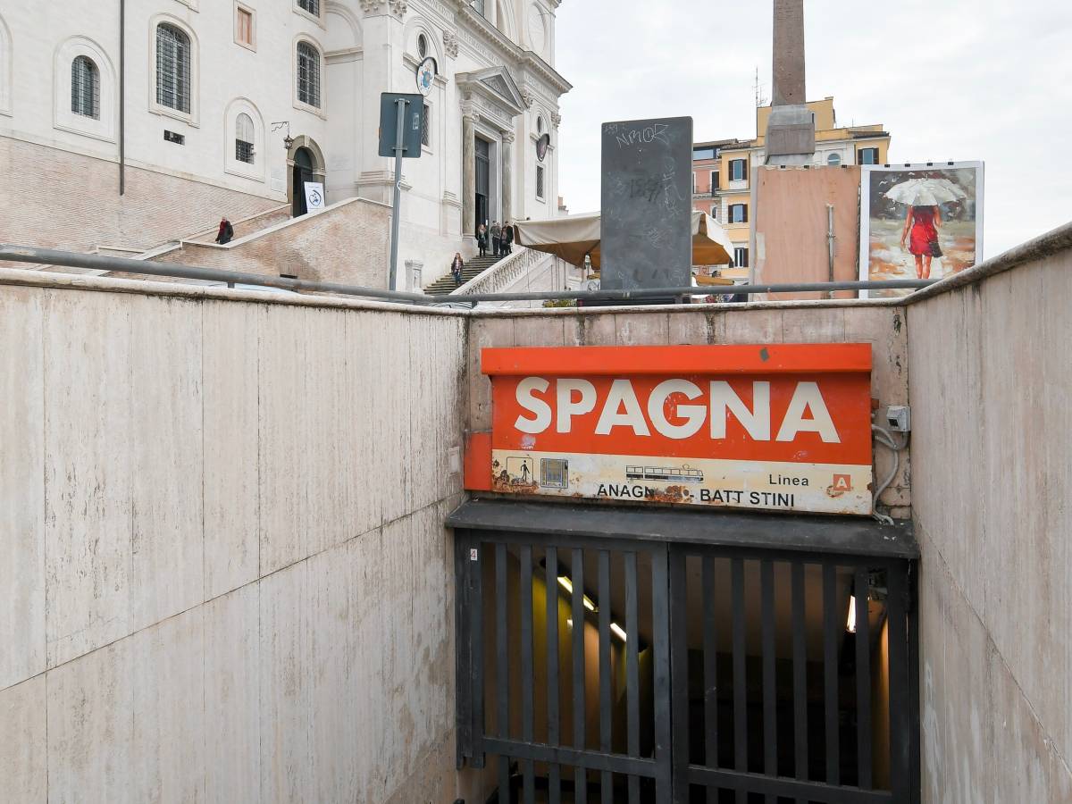 Chiuse le stazioni della metro Spagna e Flaminio a Roma: cosa succede