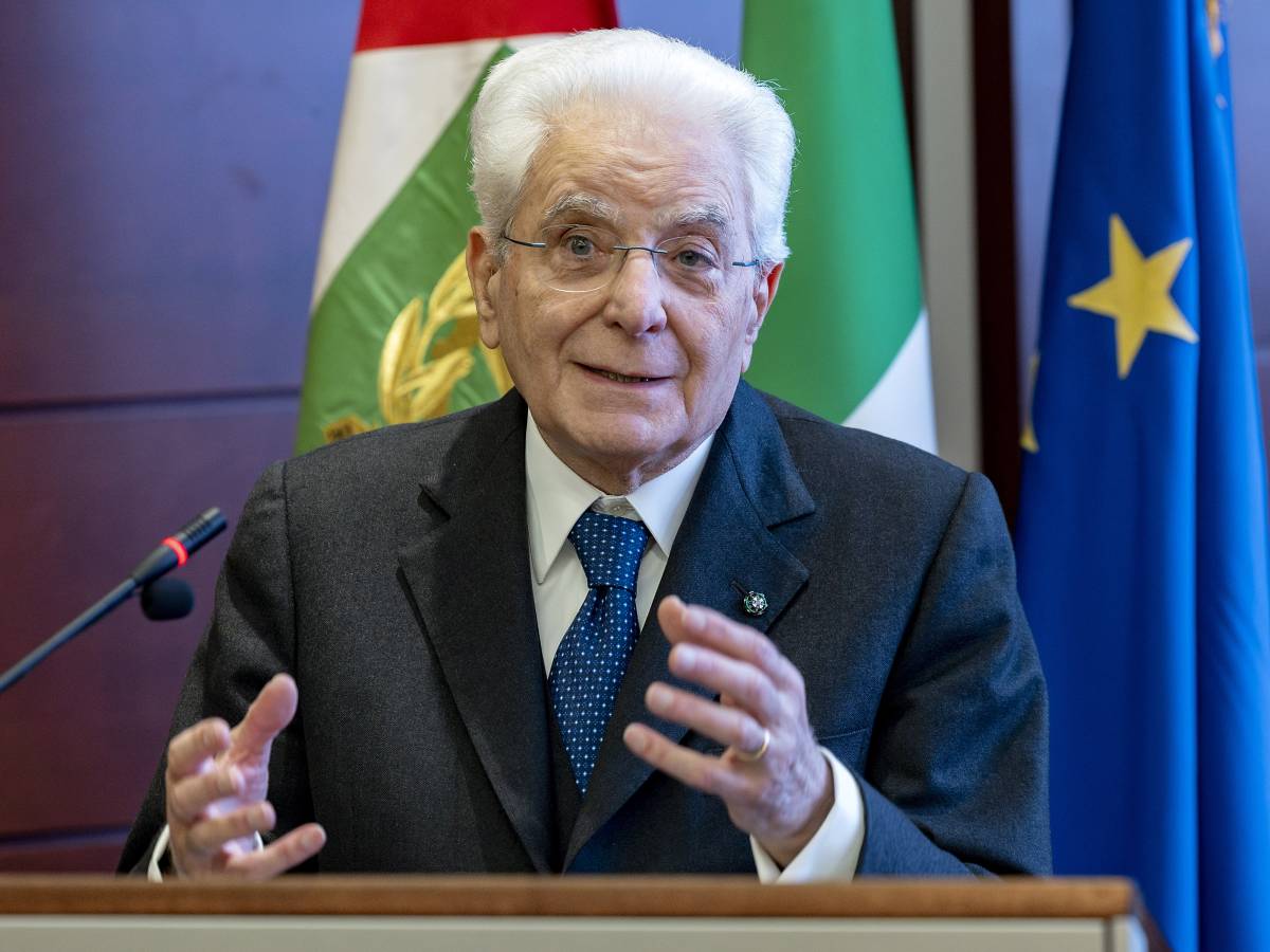 Mattarella a sorpresa a Caivano e da don Patriciello