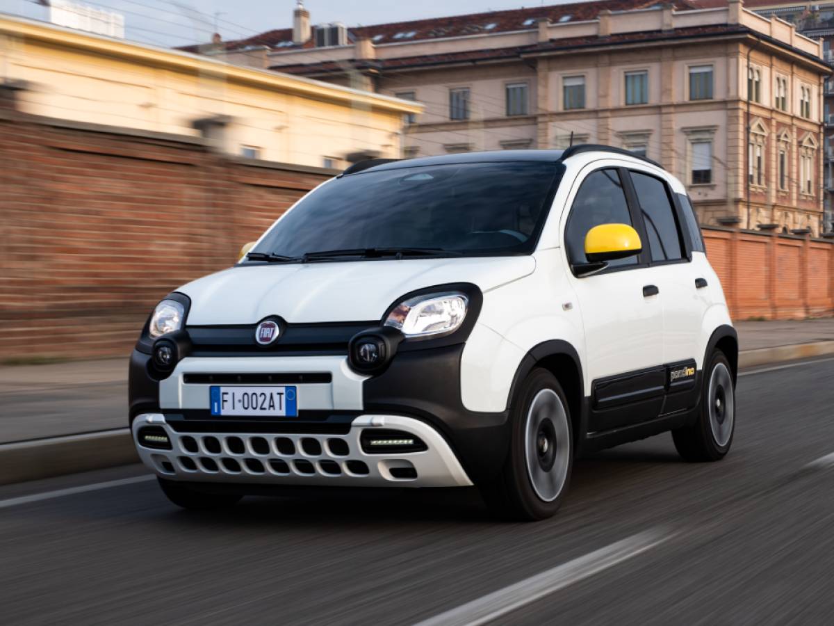 Fiat Panda regina di un mercato in affanno anche a dicembre 2024