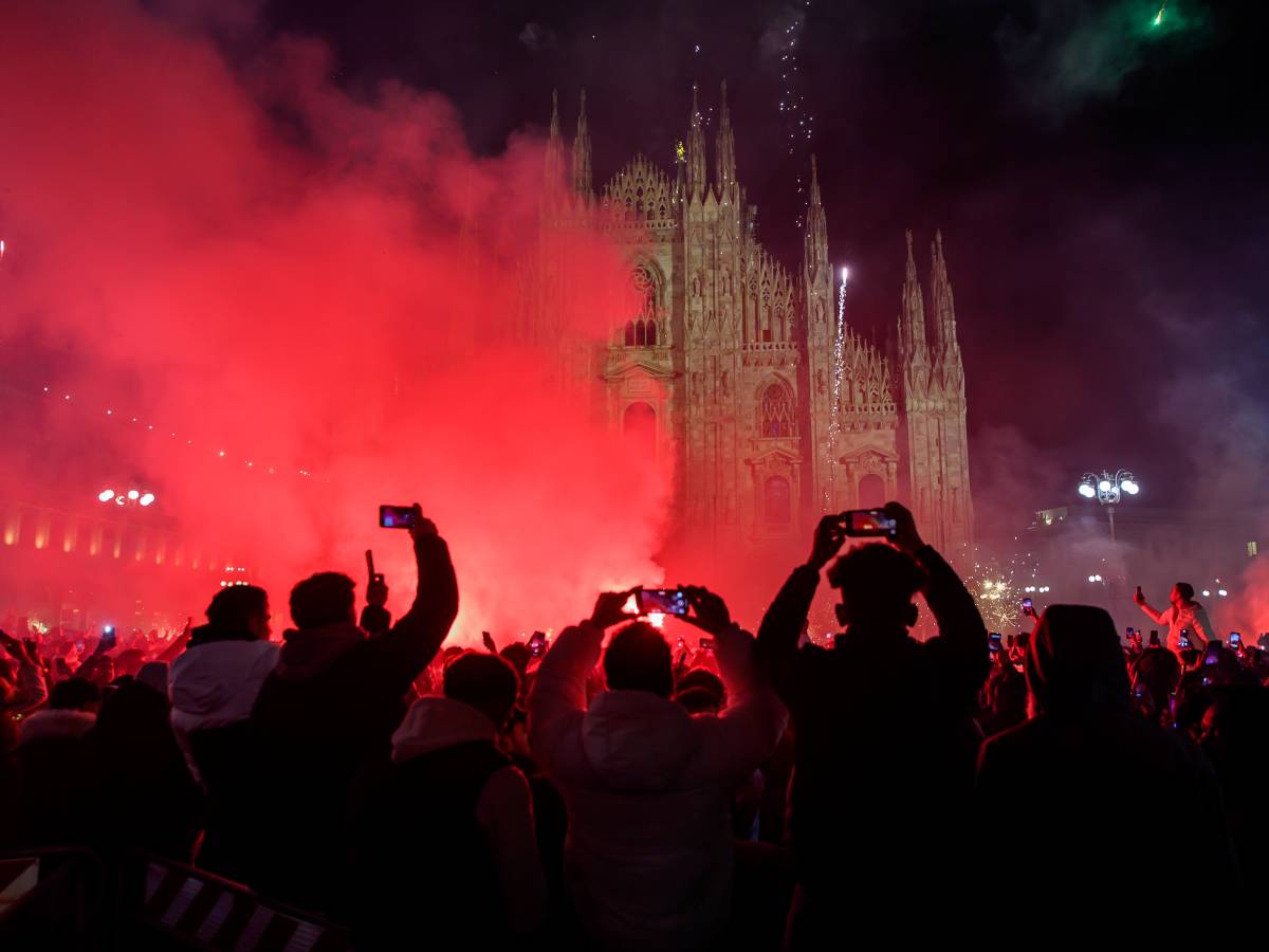 "La poliziotta era in lacrime...". Parla la studentessa che ha denunciato le violenze in Duomo