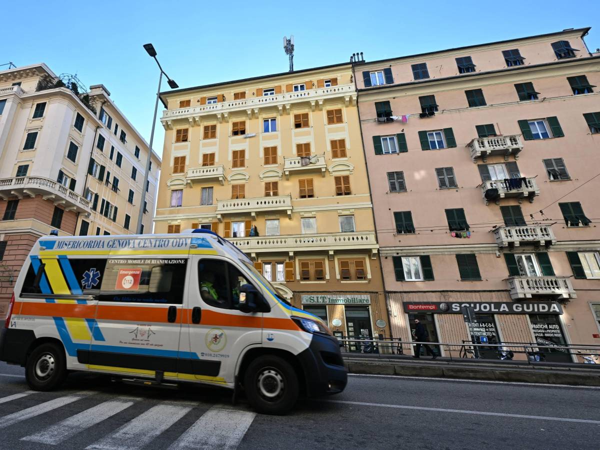 Genova, sorelle si lanciano dal quarto piano: una muore, l