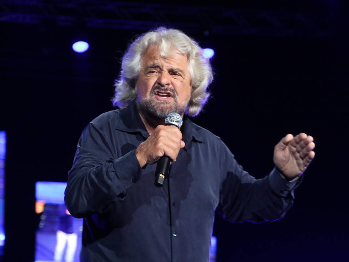 noi crediamo a ciro beppe grillo e la moglie difendono il figlio
