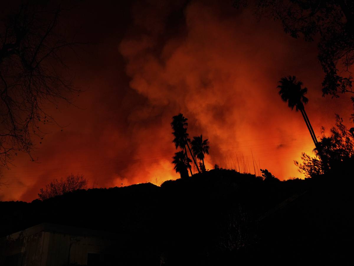 Le fiamme non si fermano: nuove evacuazioni a Los Angeles