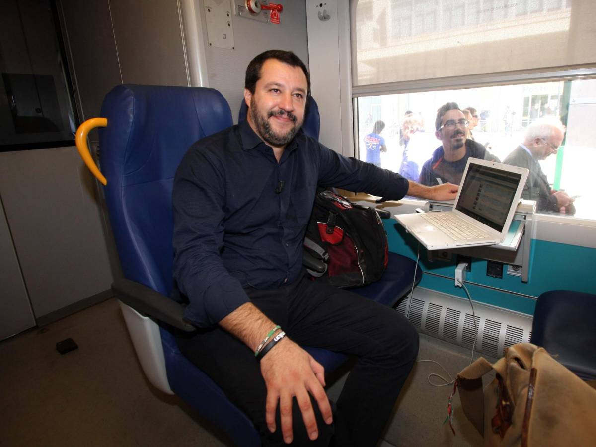 "Sabotaggi? Sarebbe gravissimo". Salvini chiede risposte sui treni guasti