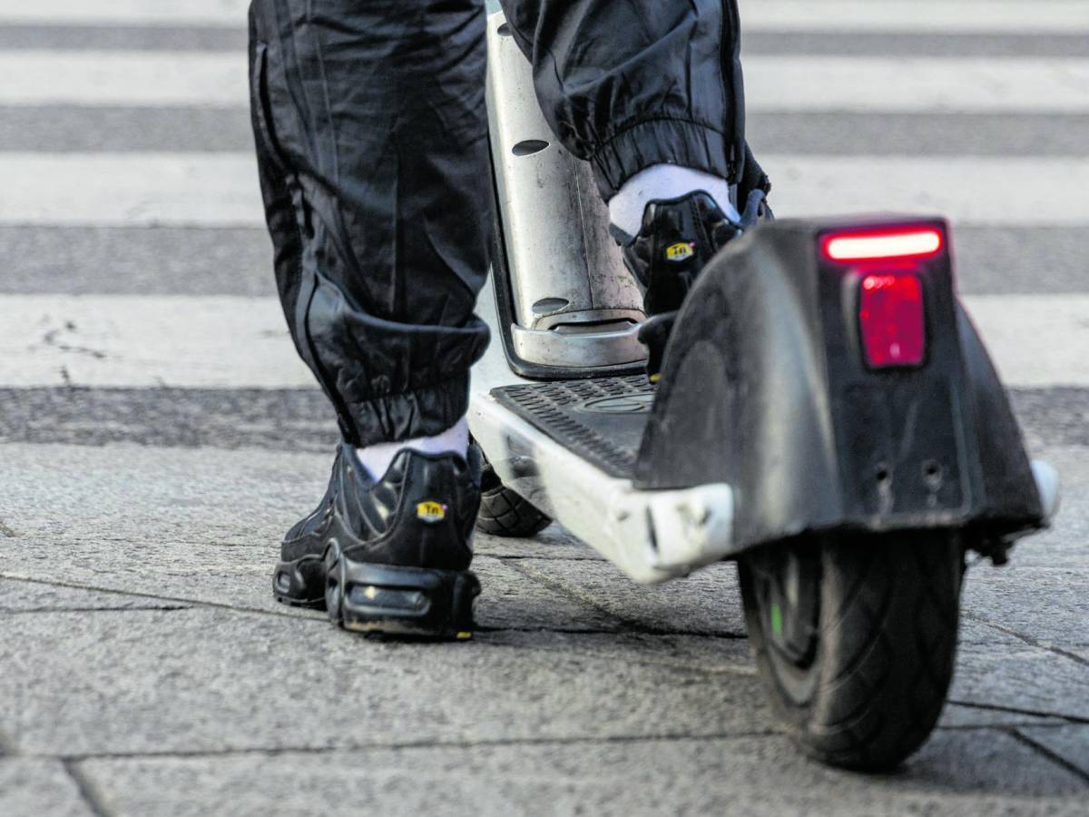 ragazza in monopattino presa a martellate da un automobilista gridava spostati da Ilgiornale.it ragazza in monopattino presa a martellate da un automobilista gridava spostati