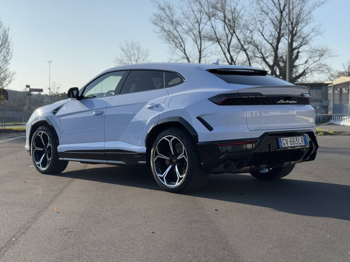 Lamborghini Urus SE: guarda la gallery del nuovo super-SUV da 800 CV 20