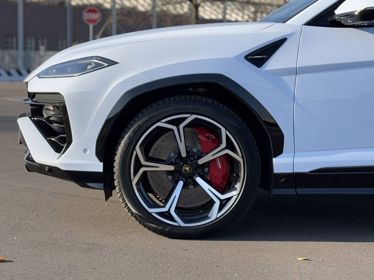 Lamborghini Urus SE: guarda la gallery del nuovo super-SUV da 800 CV 5