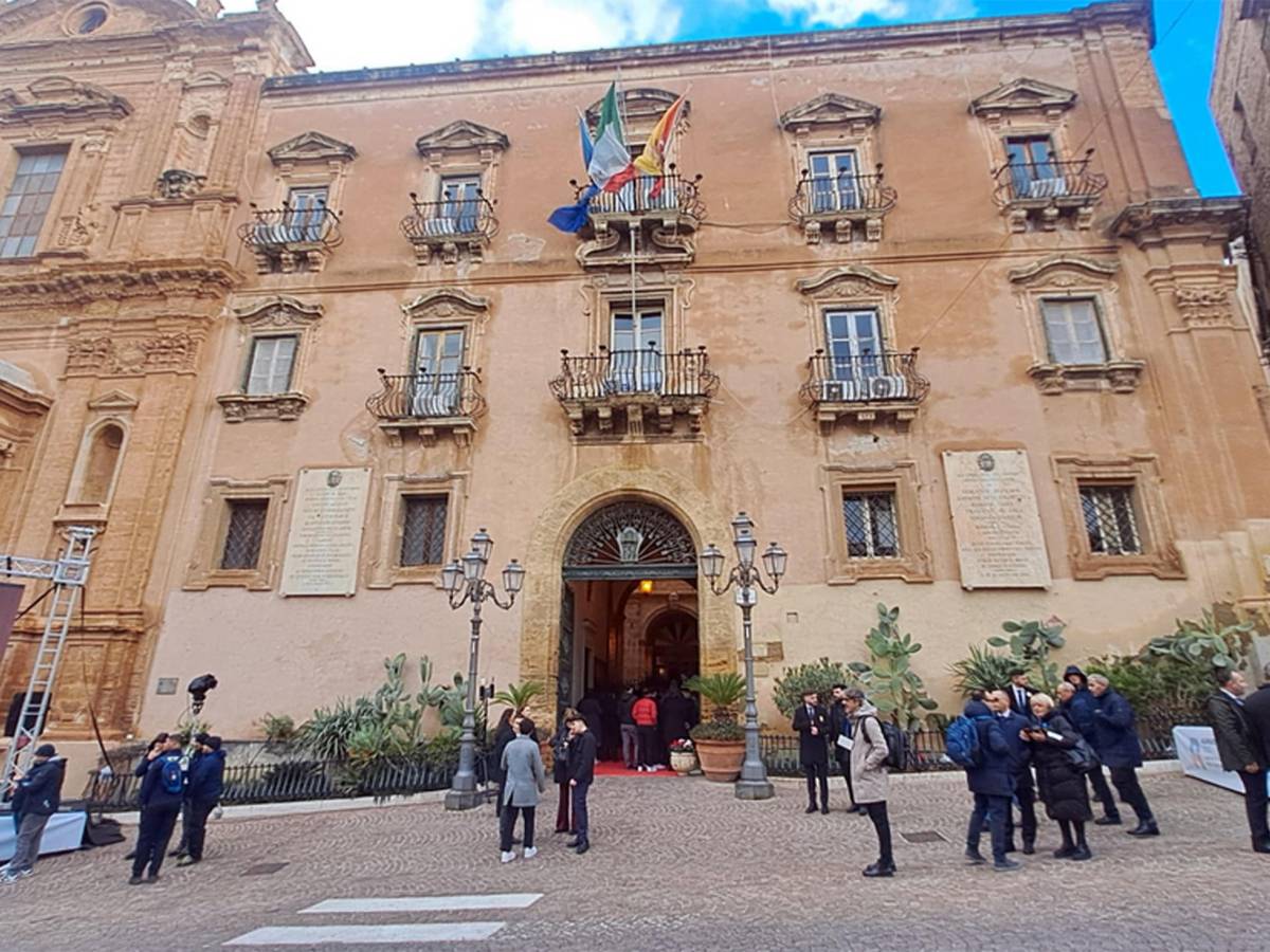 Il bitume di Agrigento e le vacche di Fanfani