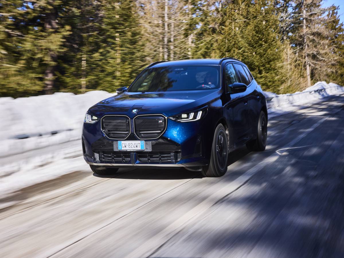 Sui tornanti di Courmayeur con la nuova Bmw X3