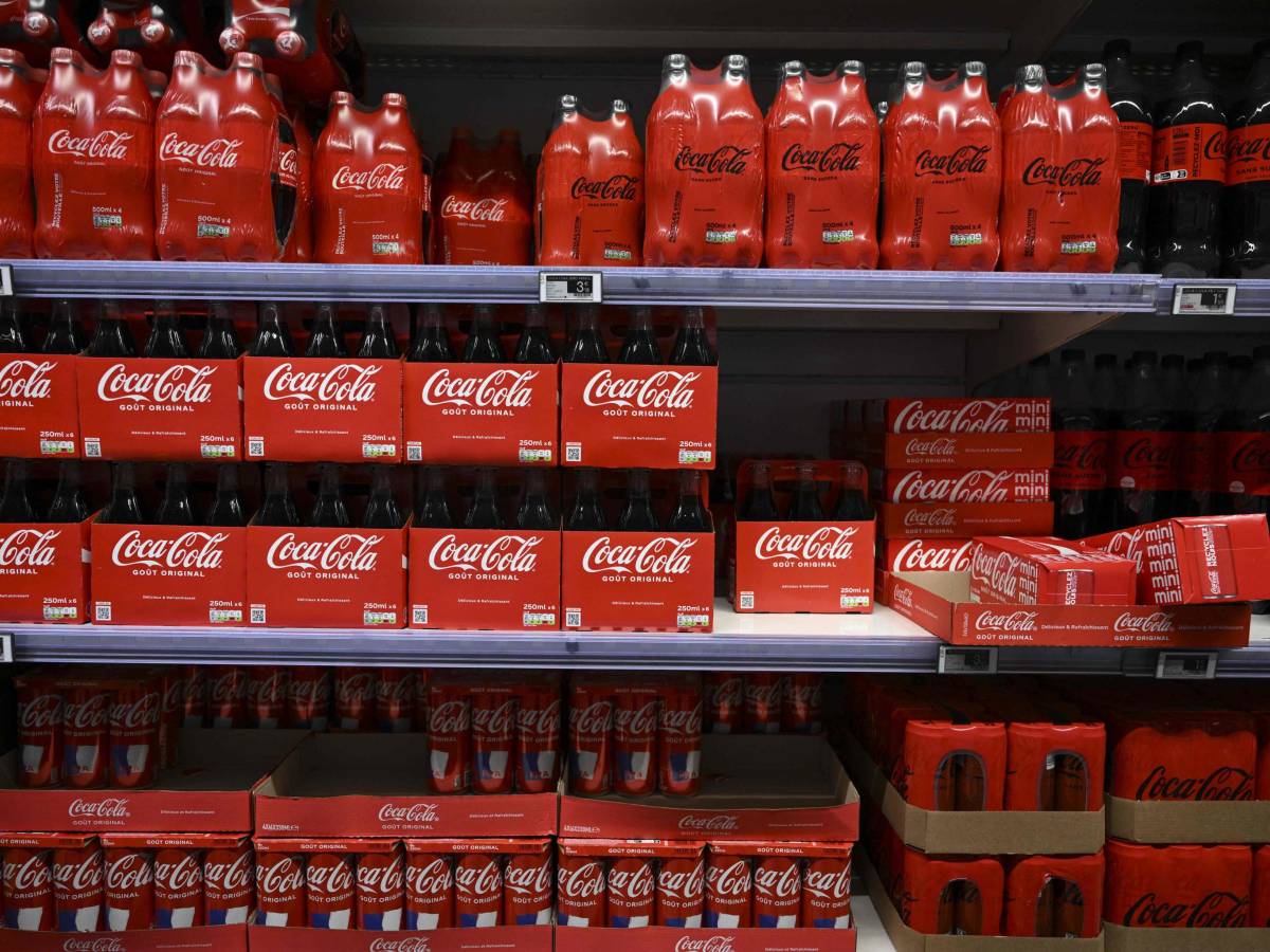 Coca Cola, massiccio ritiro di prodotti in Europa: ecco perché