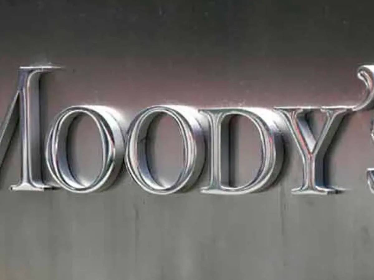 Mediobanca, Moody’s abbassa l’Outlook dopo l’Ops Mps