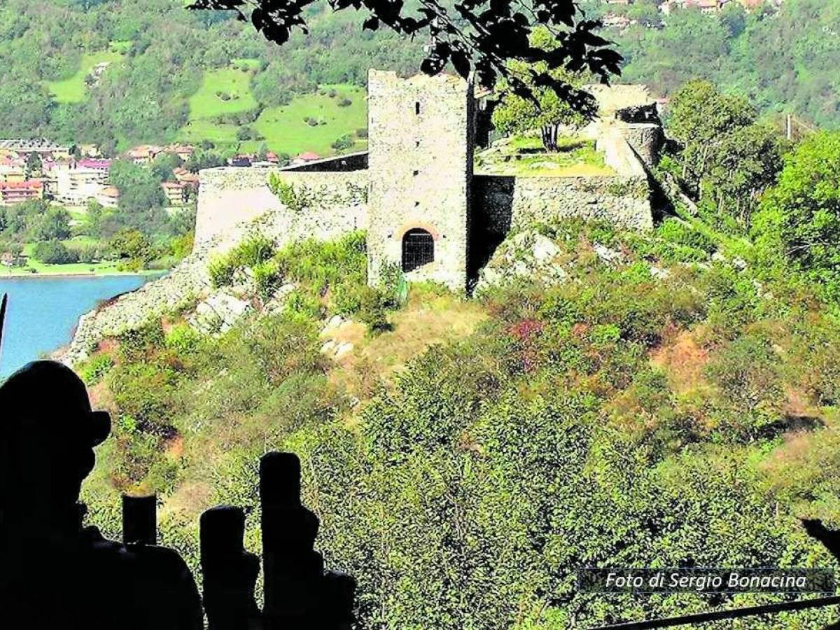 Scoperti i resti di un santuario vicino al Castello dell